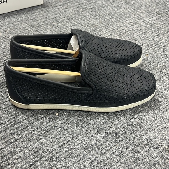 Minnetonka Women’s Pacific Black Loafers (3150) - Picture 2 of 7